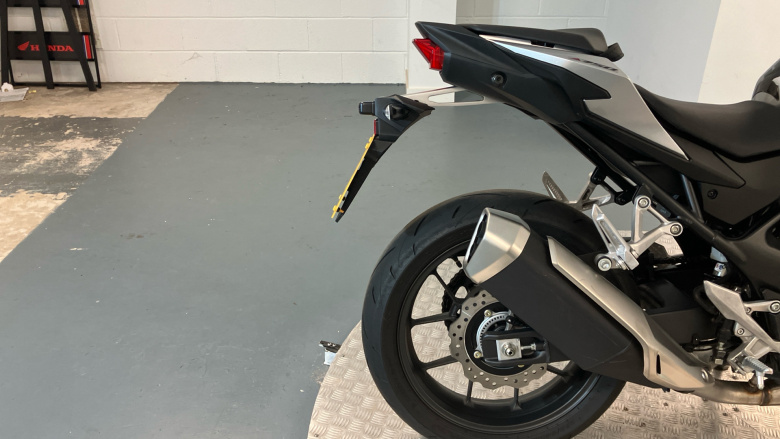 Honda CB750 Hornet (25MY)